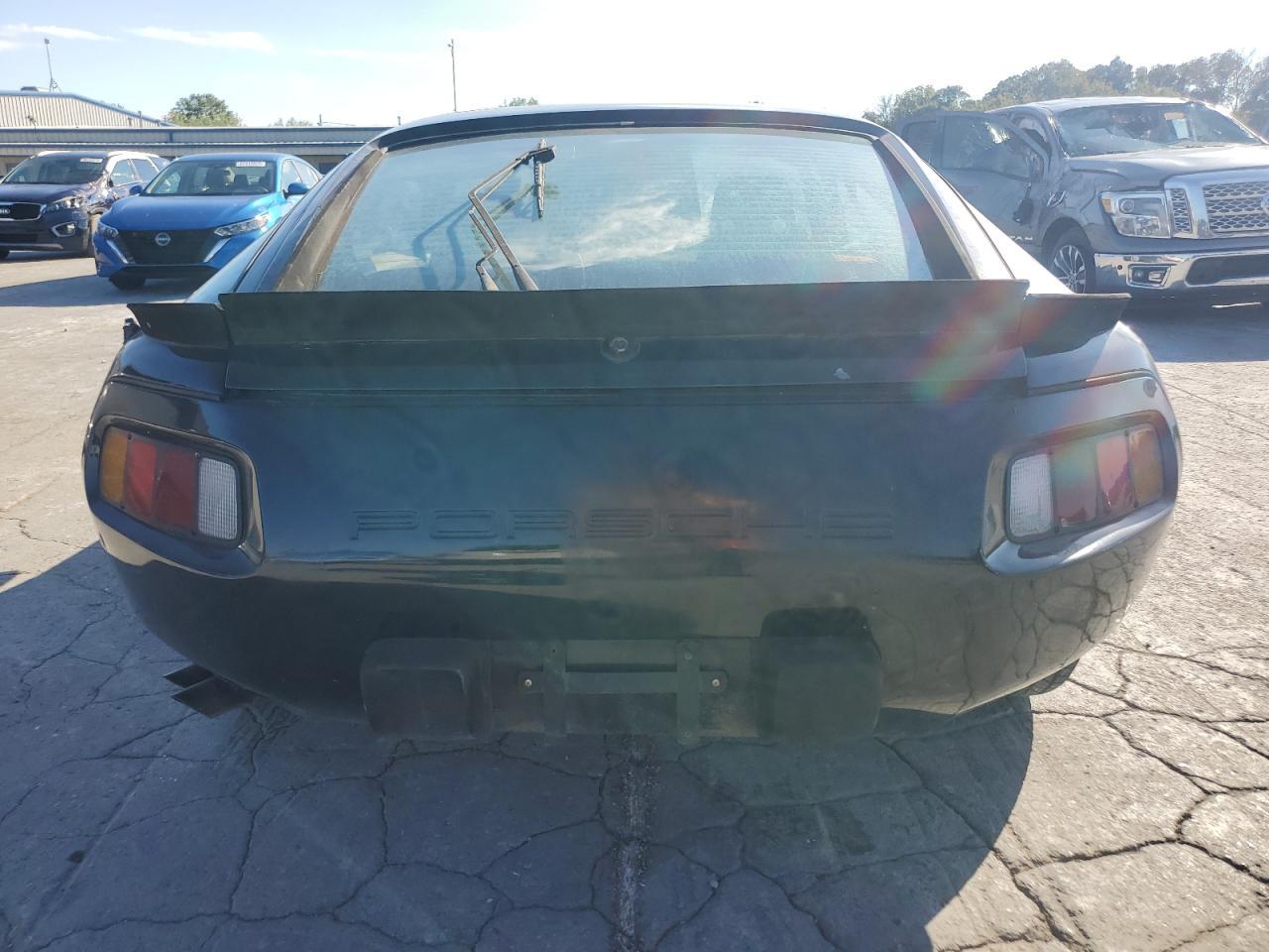 1984 PORSCHE 928