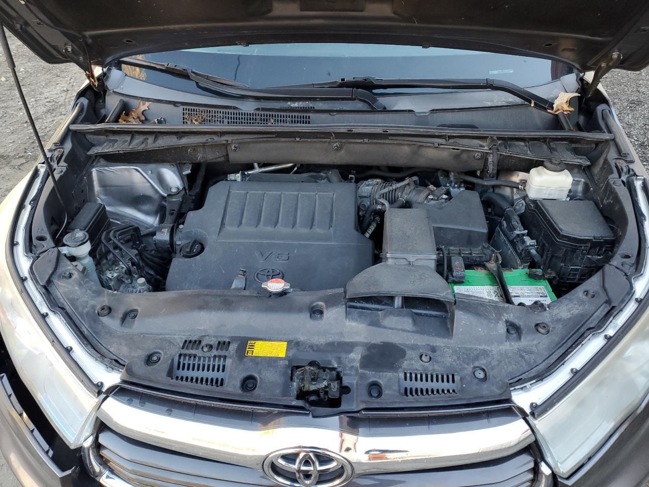 2016 TOYOTA HIGHLANDER