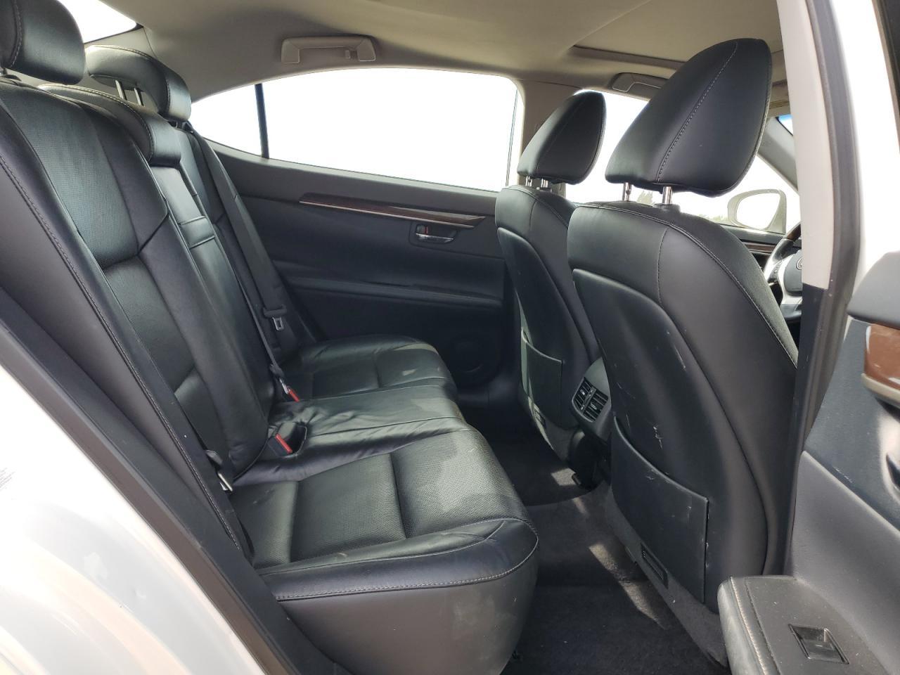 2014 LEXUS Es