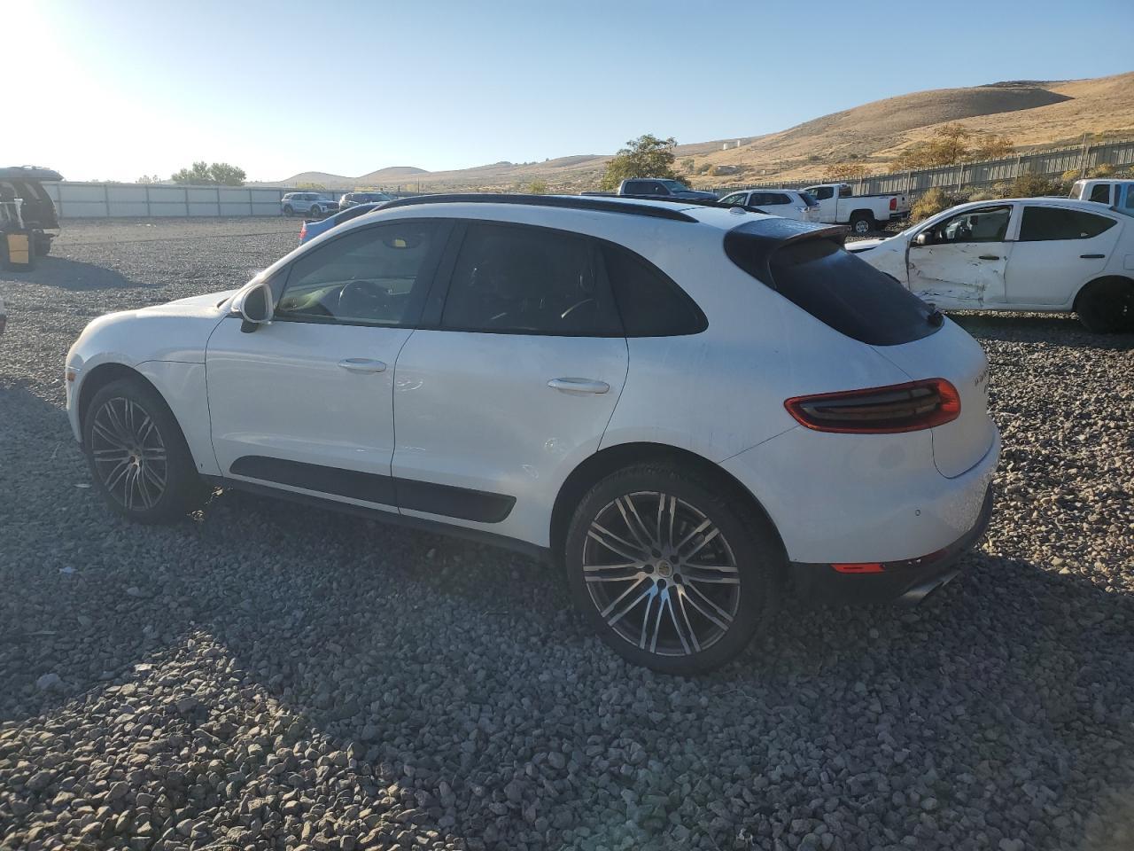 2015 PORSCHE Macan