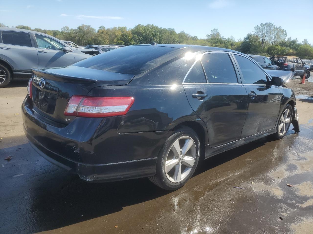 2011 TOYOTA CAMRY