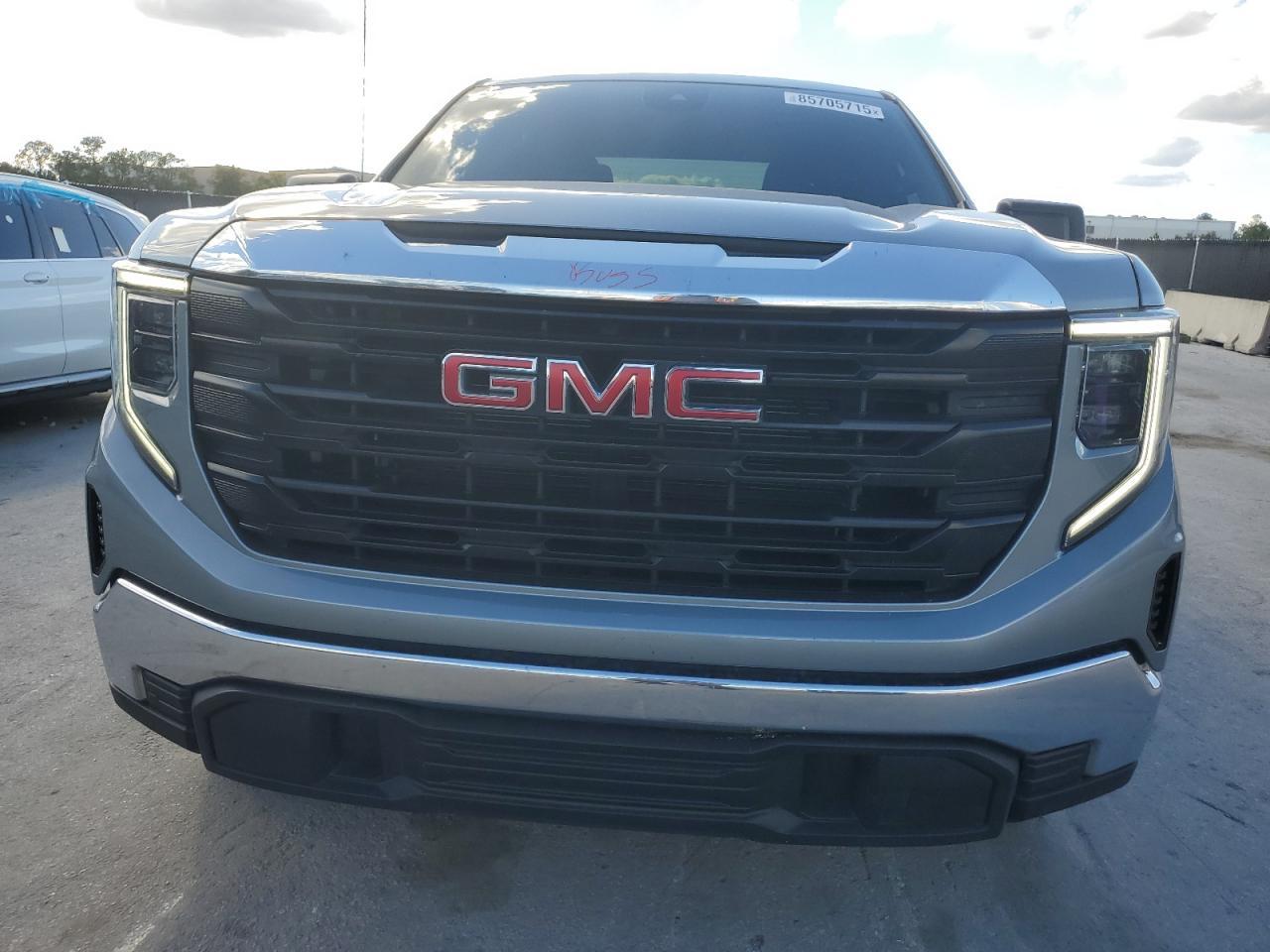 2023 GMC Sierra