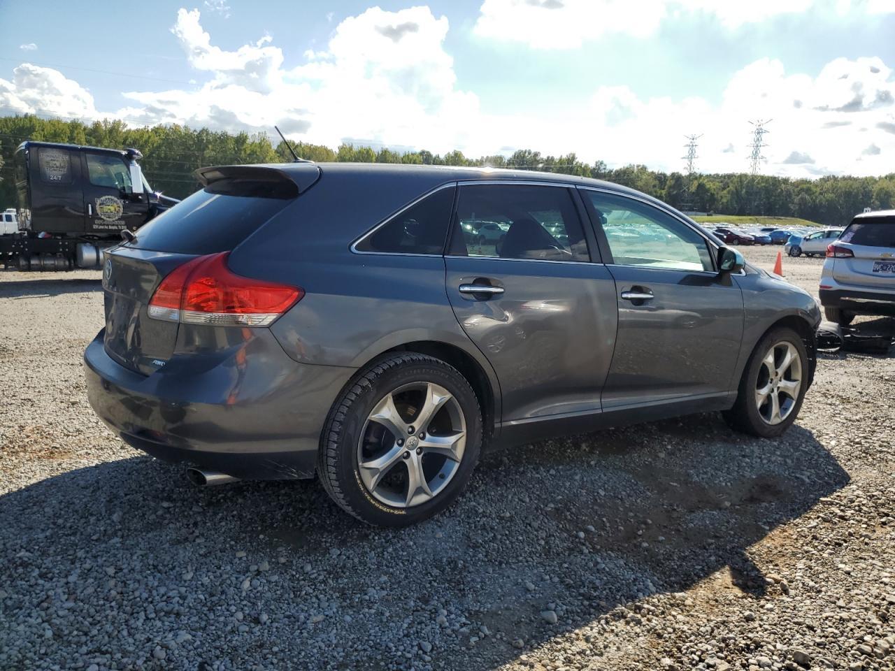 2011 TOYOTA VENZA