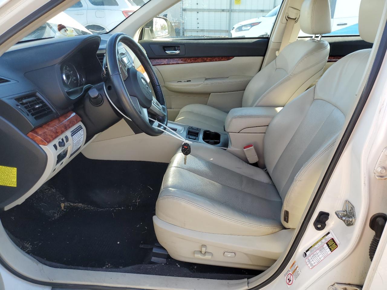 2010 SUBARU Legacy