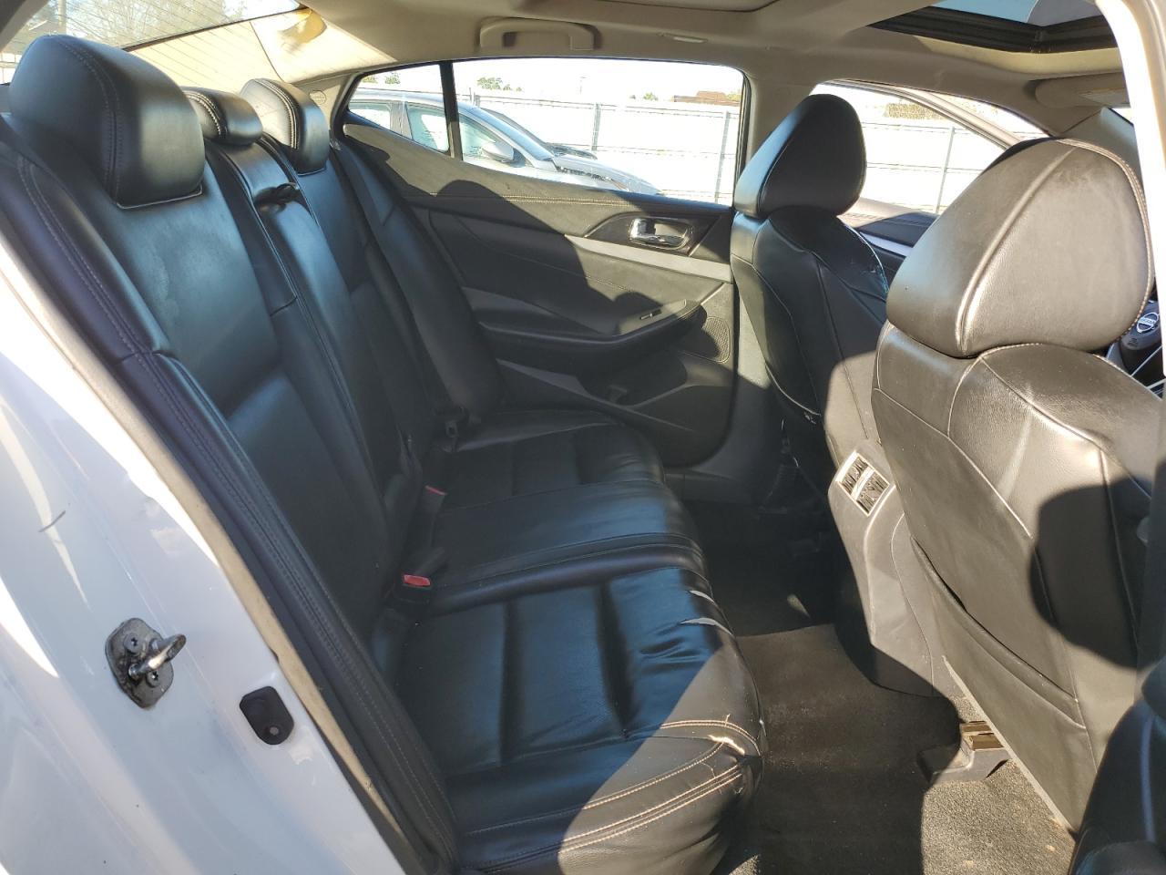 2017 NISSAN Maxima