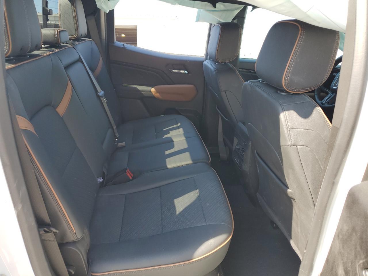 2024 GMC CANYON