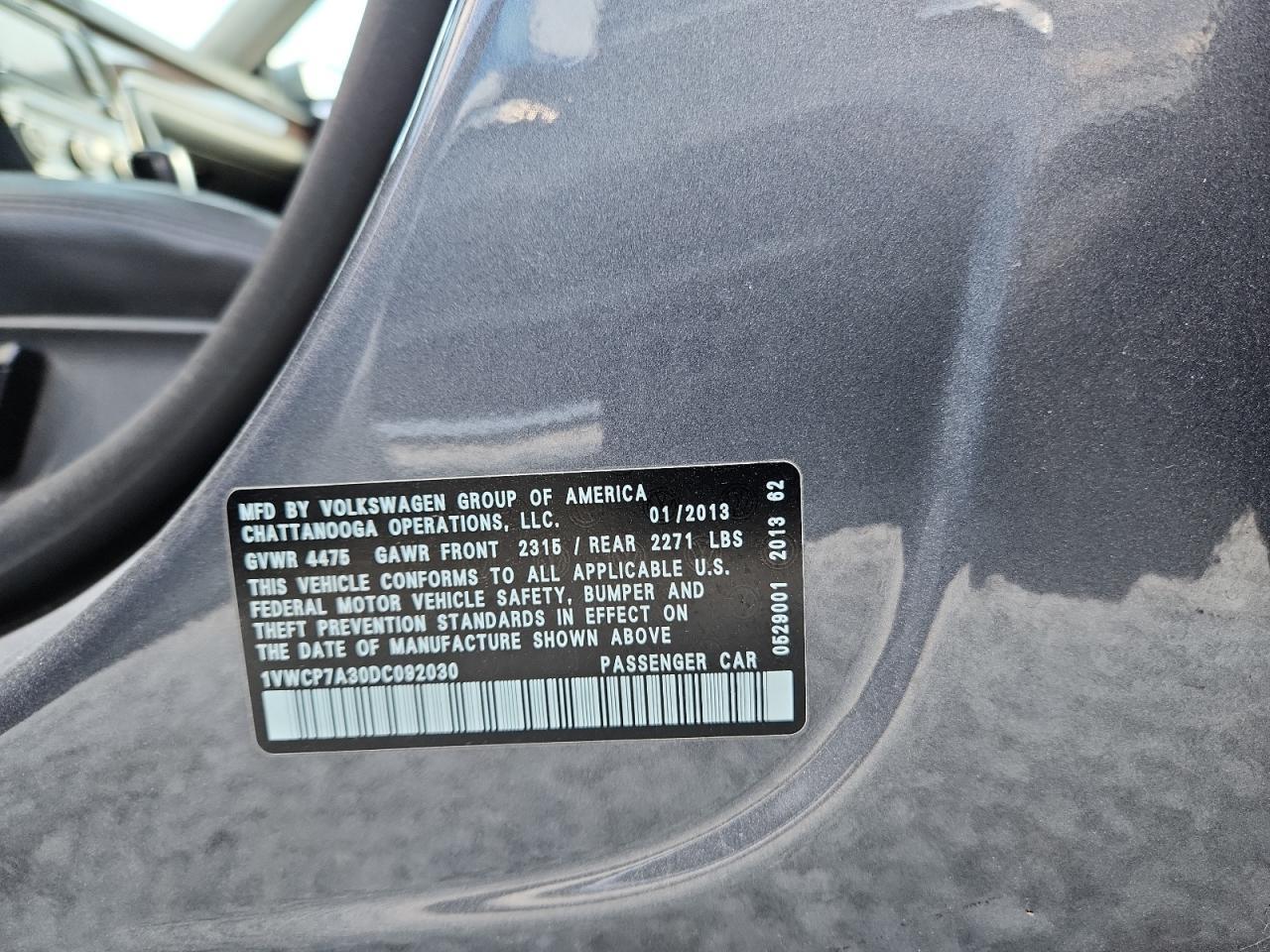 2013 VOLKSWAGEN Passat