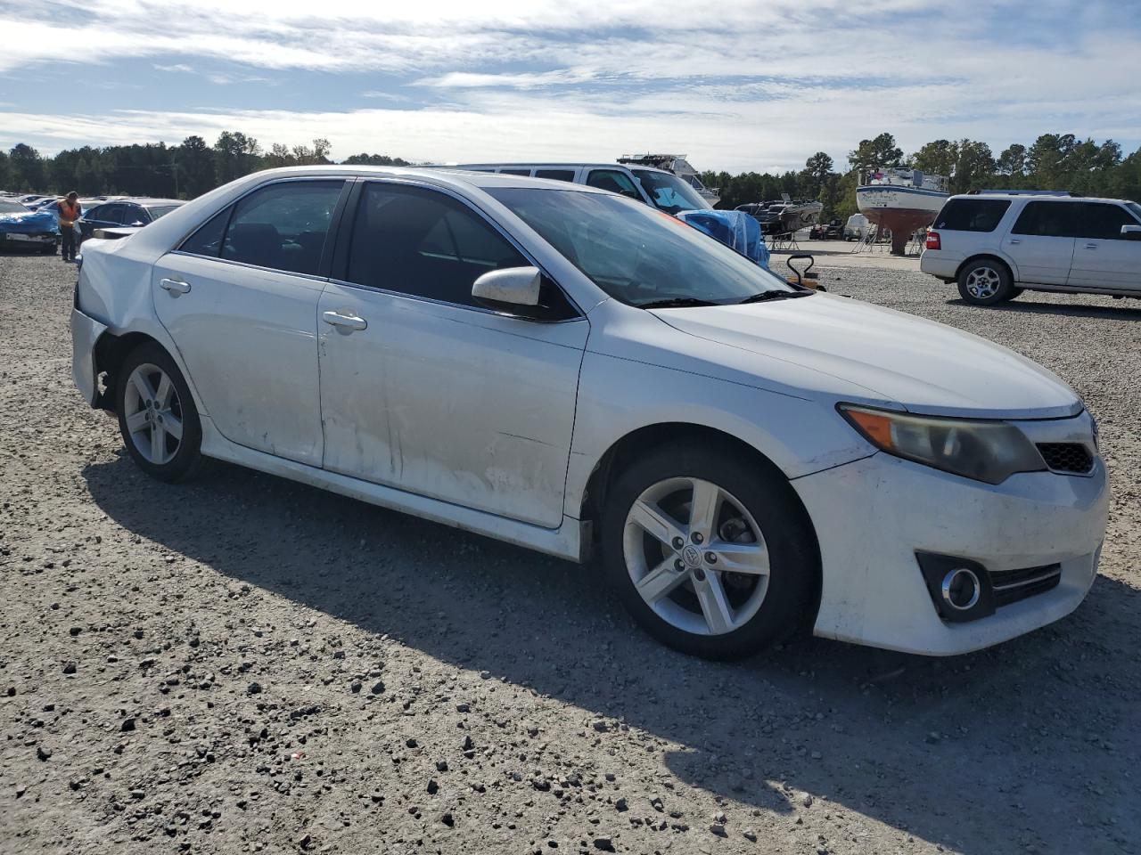 2014 TOYOTA CAMRY