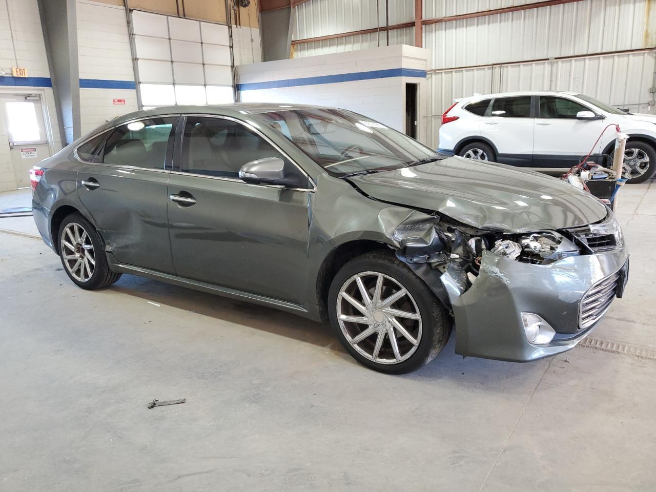 2013 TOYOTA Avalon