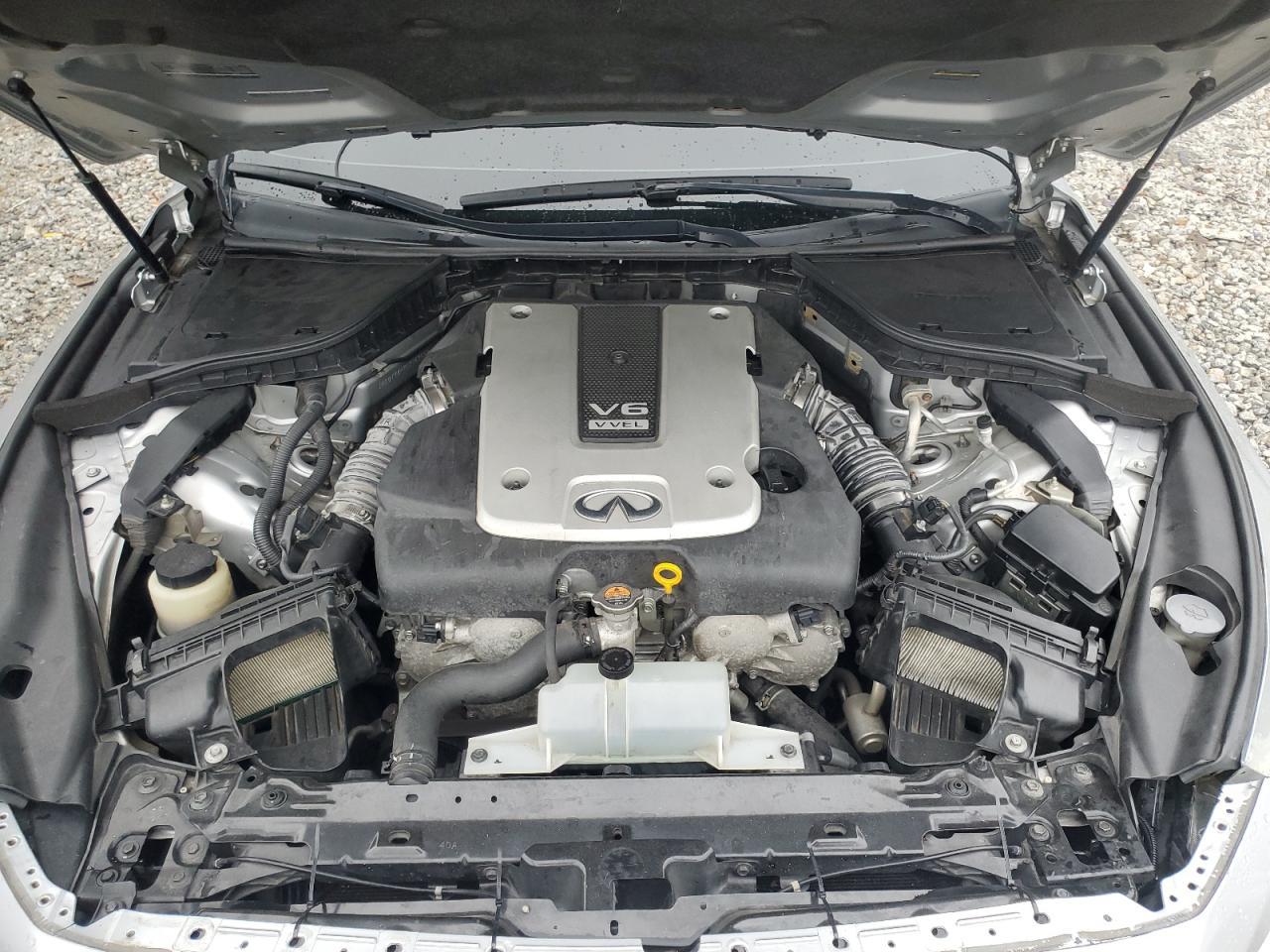 2015 INFINITI Q50