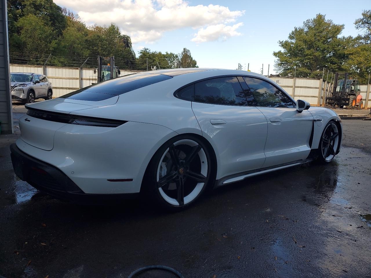 2021 PORSCHE Taycan