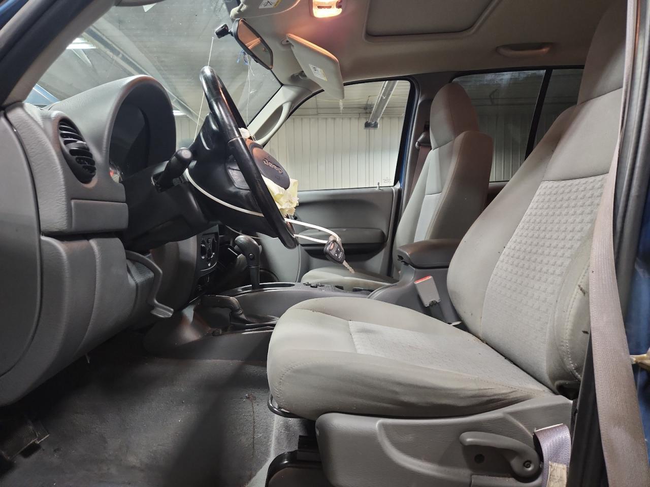 2005 JEEP Liberty