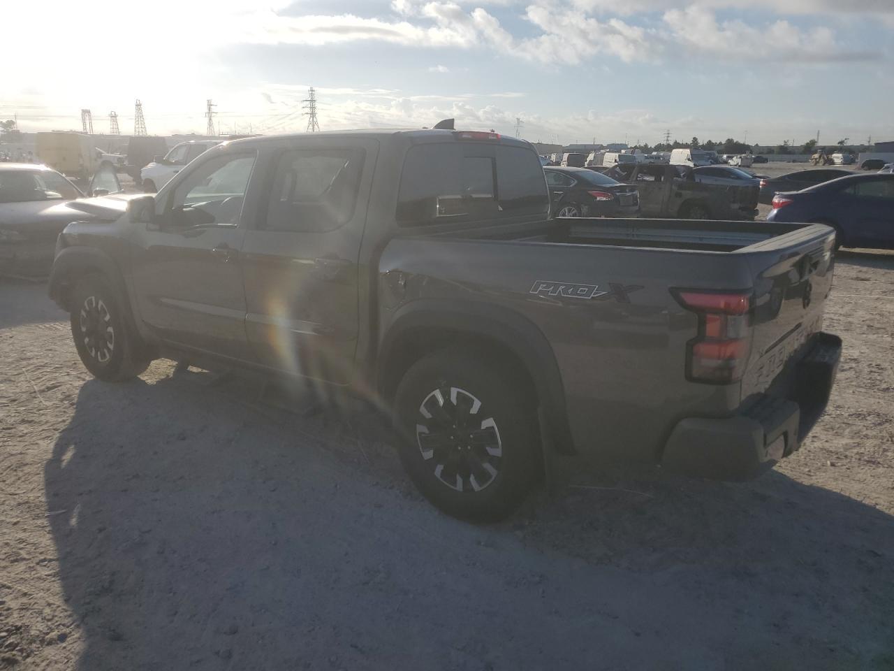 2023 NISSAN Frontier