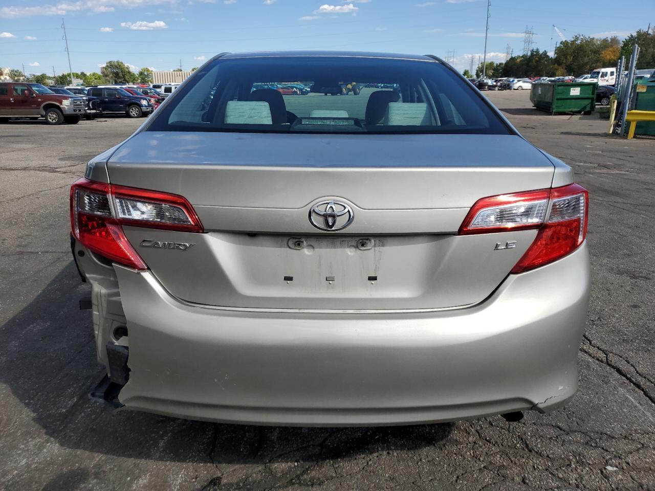 2014 TOYOTA CAMRY
