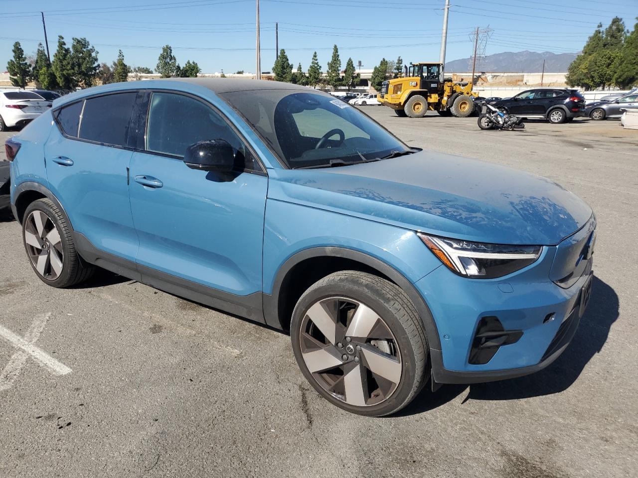 2023 VOLVO C40