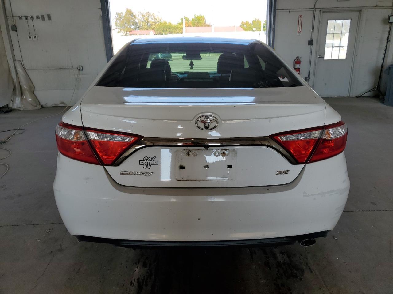 2016 TOYOTA CAMRY