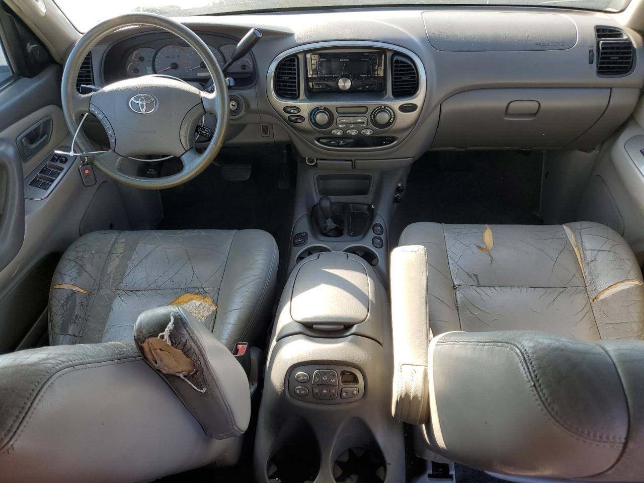 2004 TOYOTA Sequoia