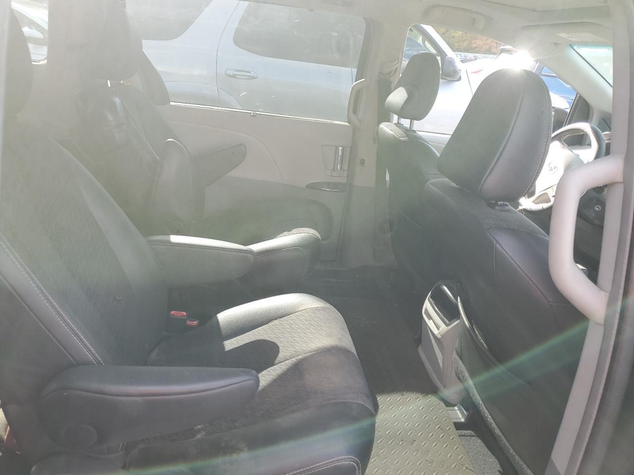 2013 TOYOTA SIENNA