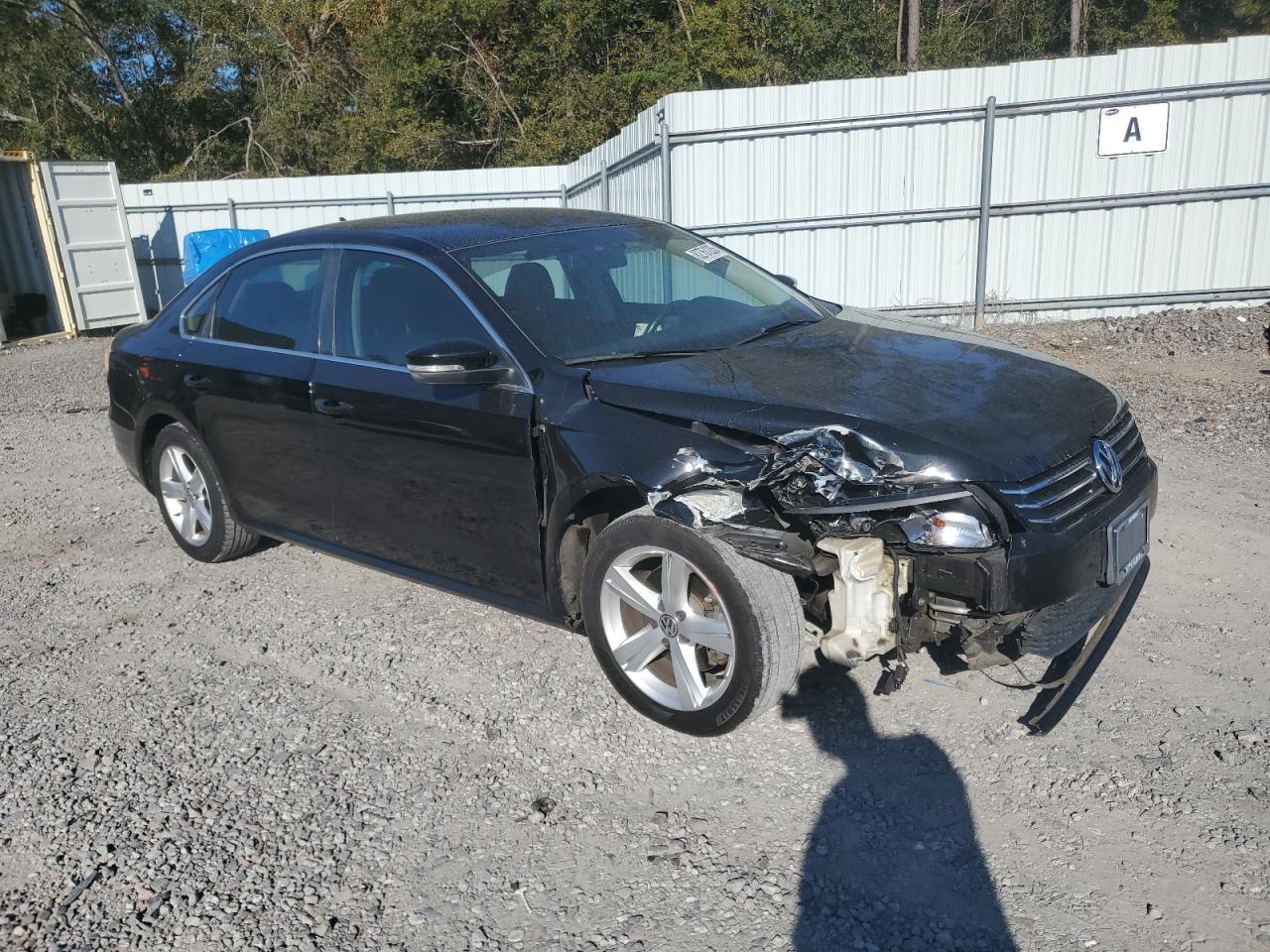 2014 VOLKSWAGEN Passat