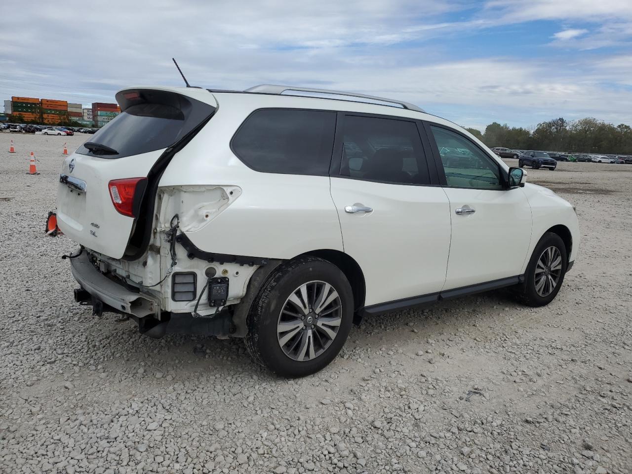 2017 NISSAN PATHFINDER