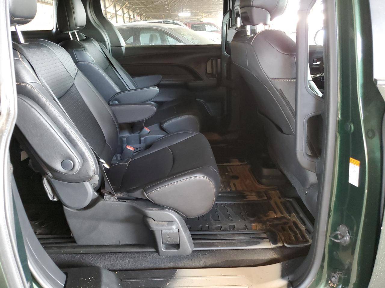 2025 TOYOTA SIENNA