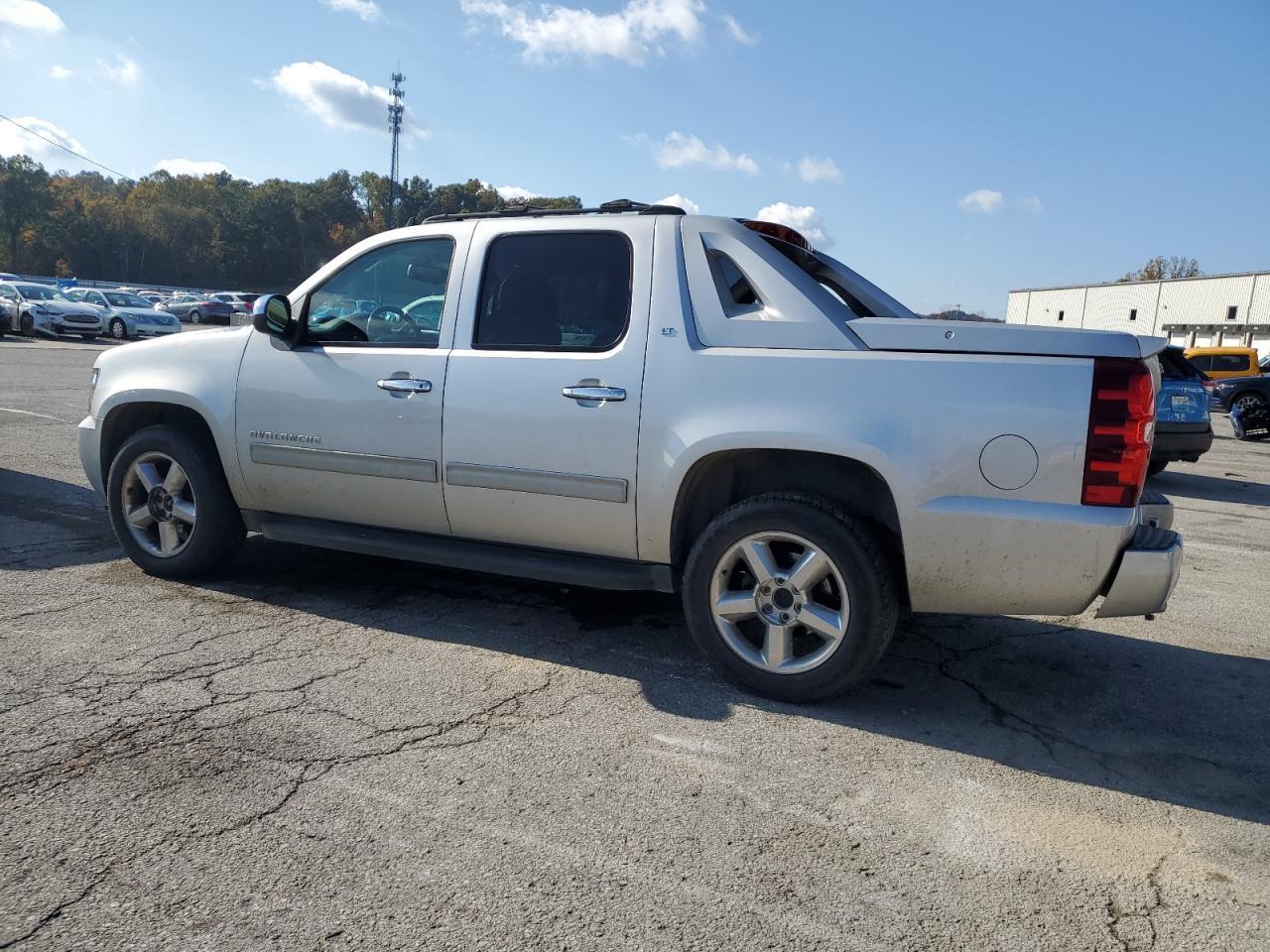 2011 CHEVROLET Avalanche