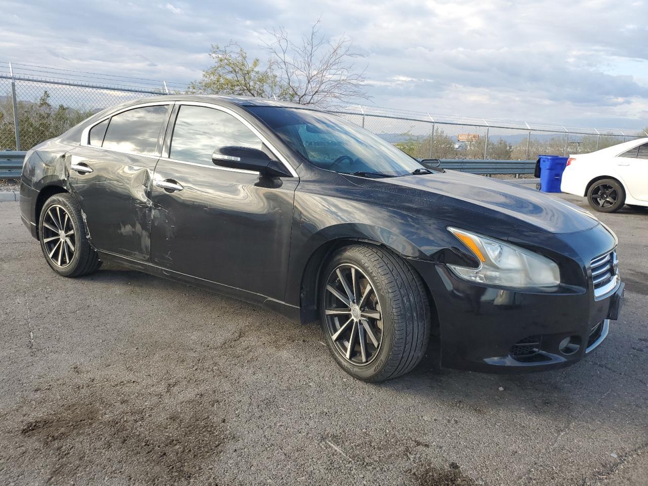 2012 NISSAN Maxima
