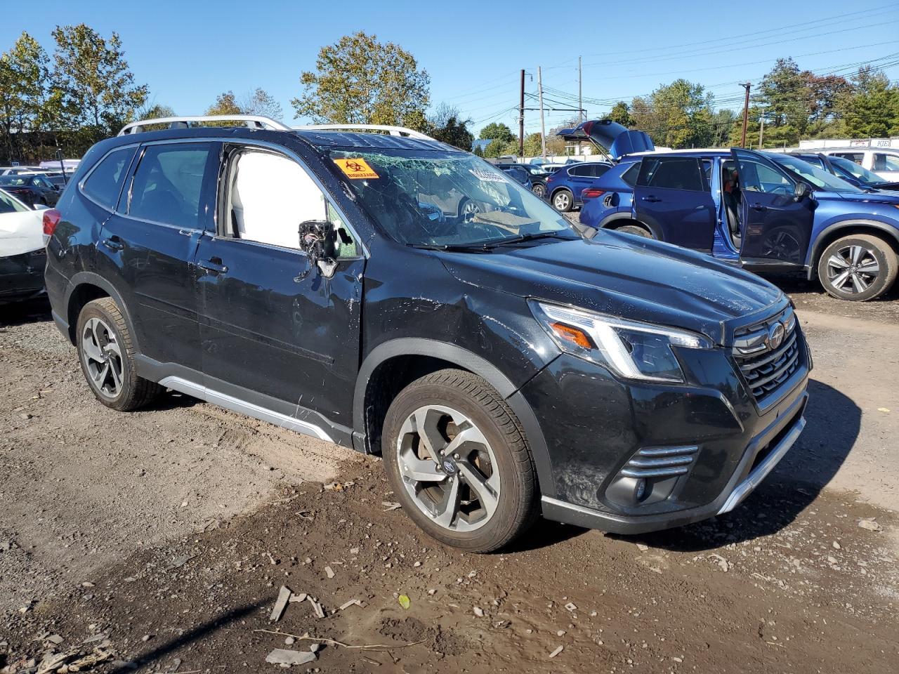 2022 SUBARU FORESTER
