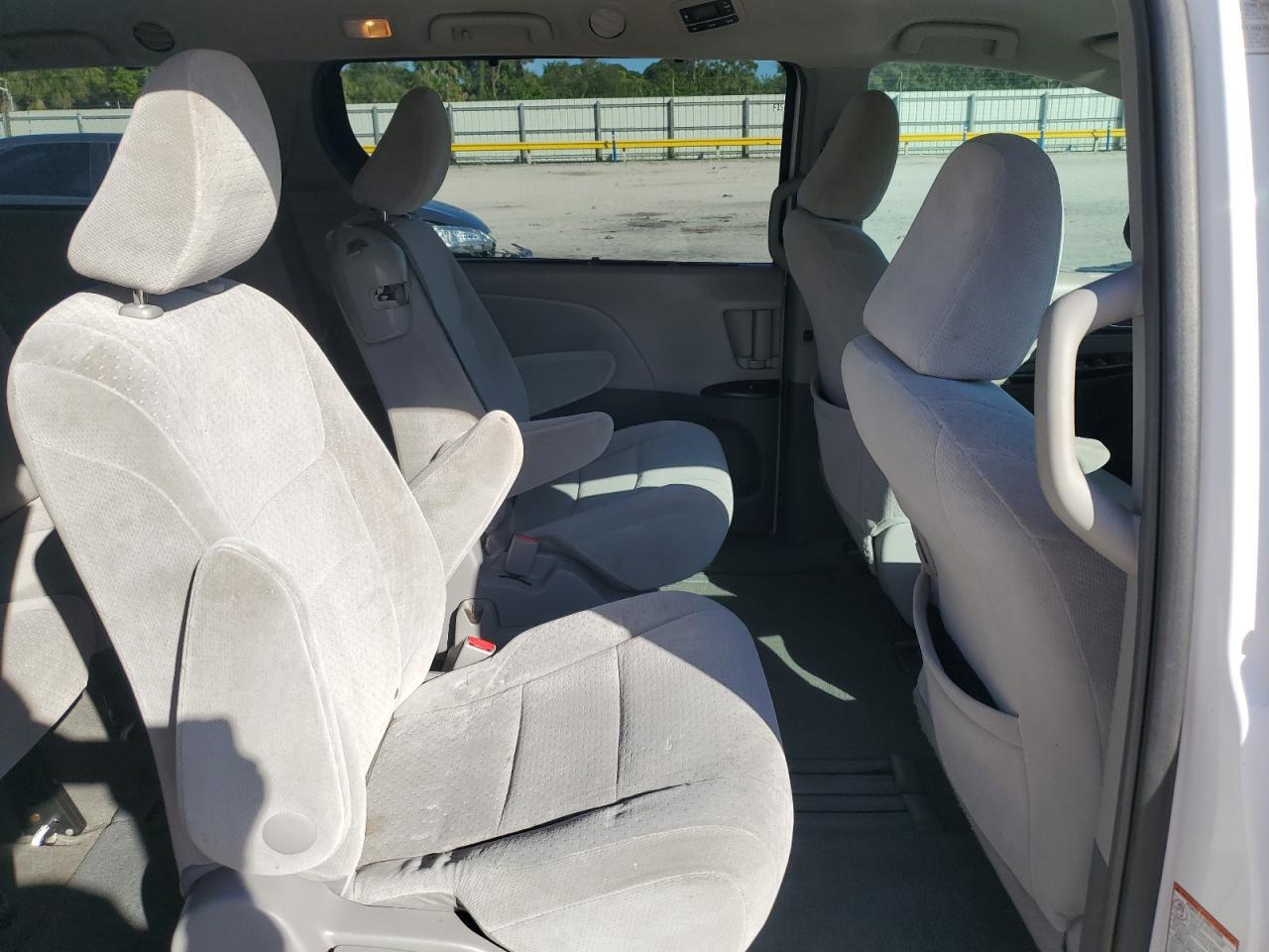 2015 TOYOTA SIENNA