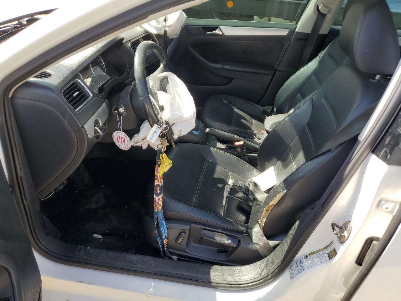 2013 VOLKSWAGEN JETTA