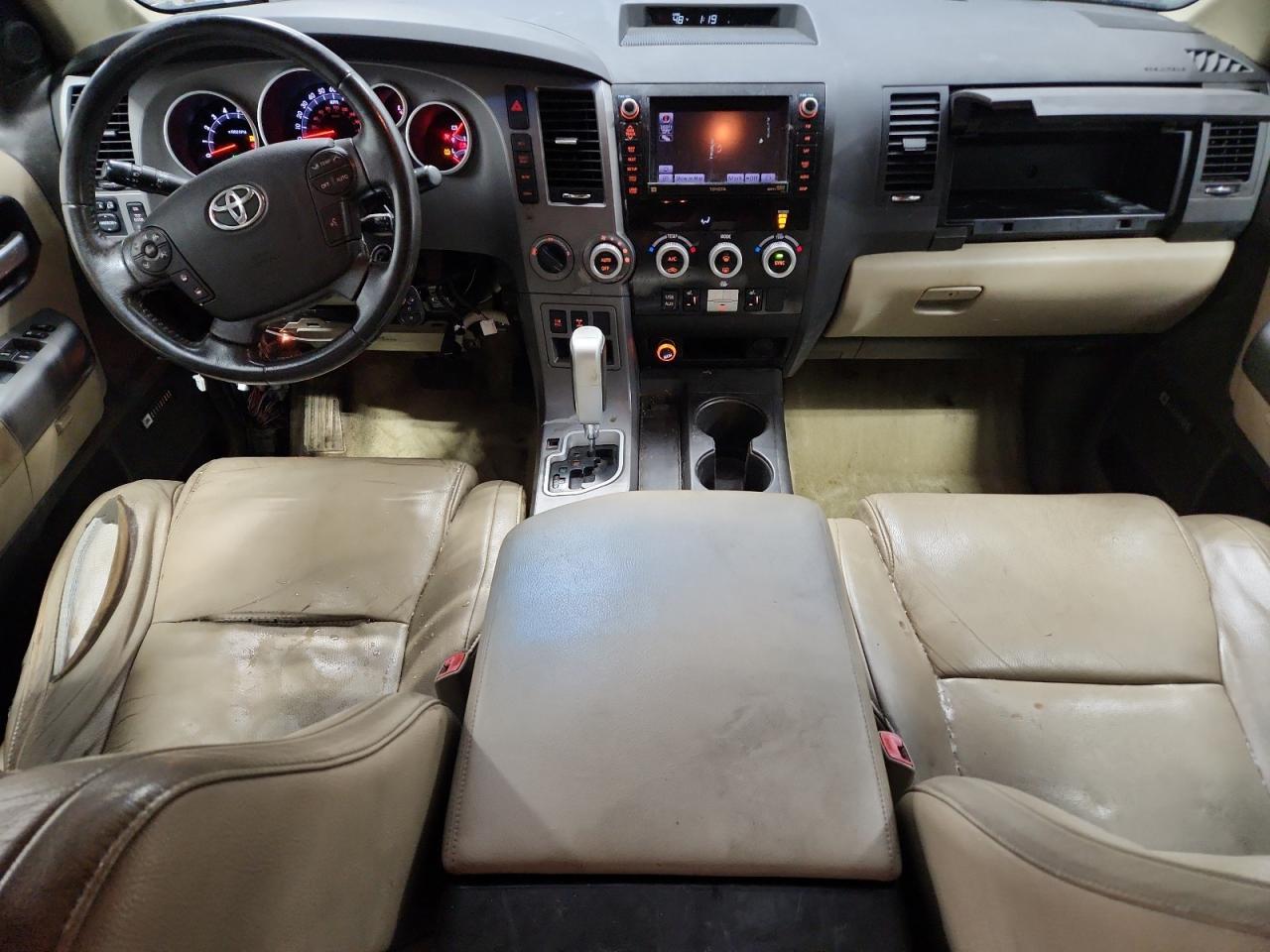 2010 TOYOTA Sequoia