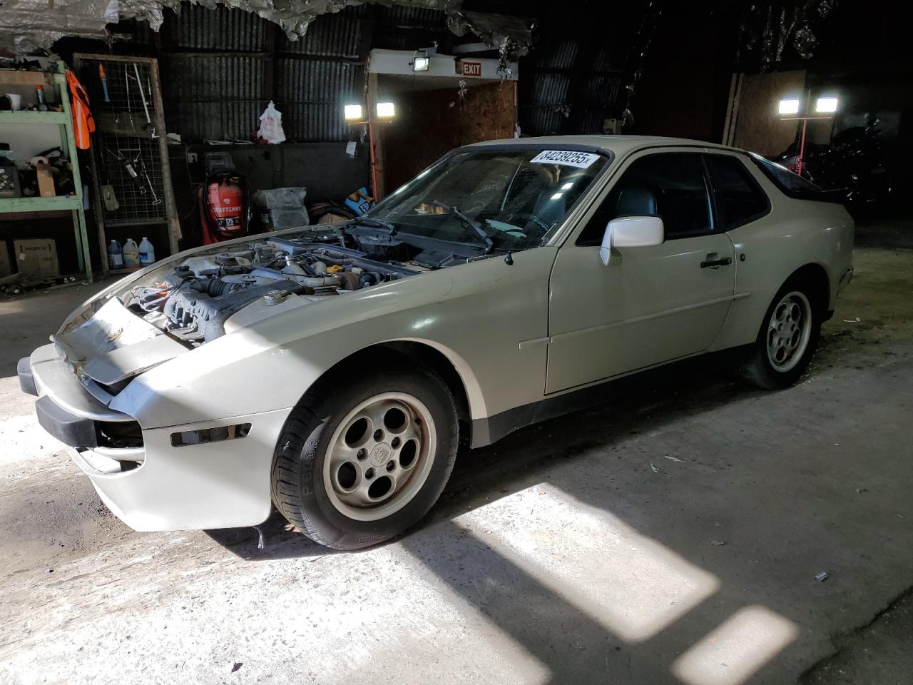1985 PORSCHE 944
