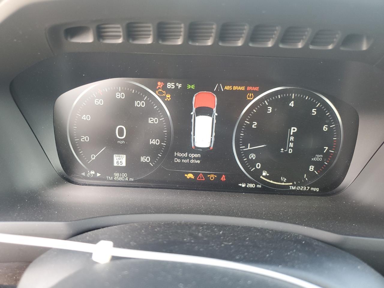 2018 VOLVO XC90