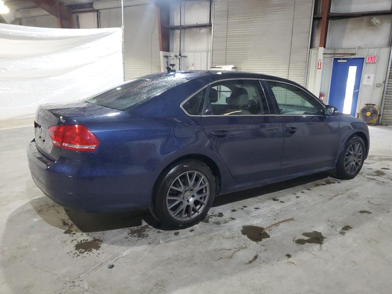 2015 VOLKSWAGEN Passat