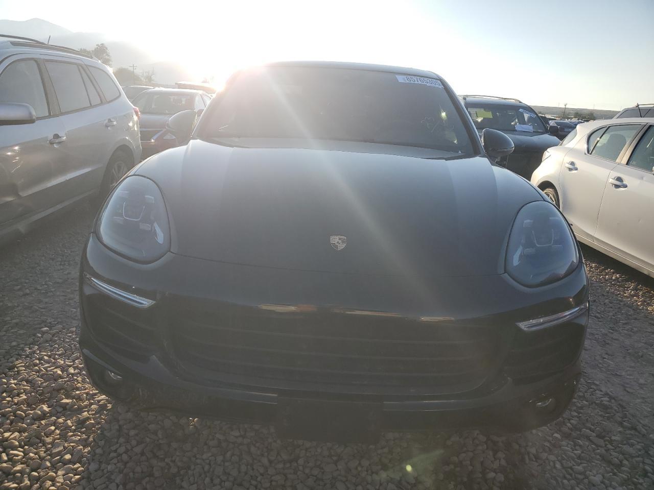 2016 PORSCHE CAYENNE