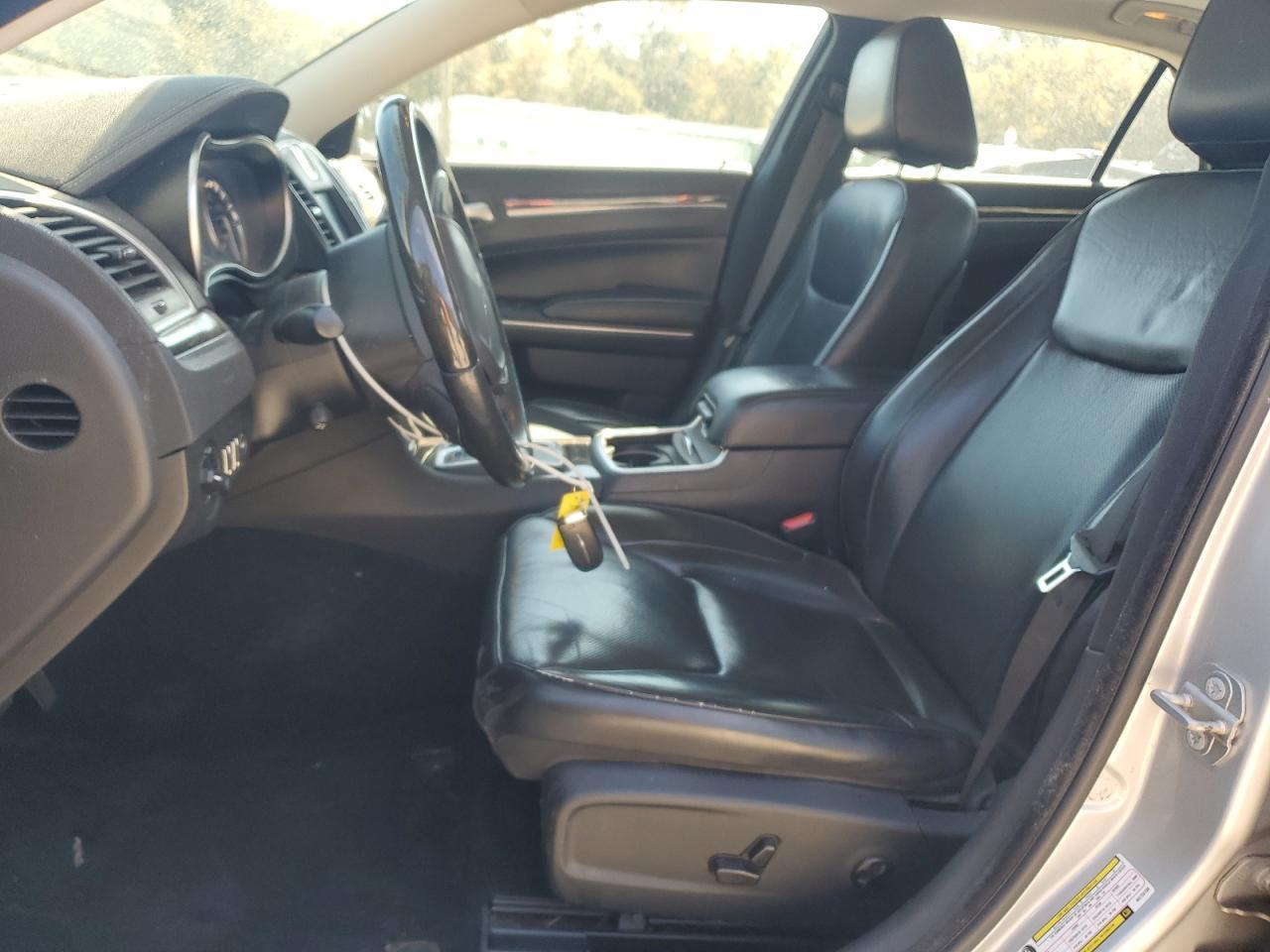 2019 CHRYSLER 300