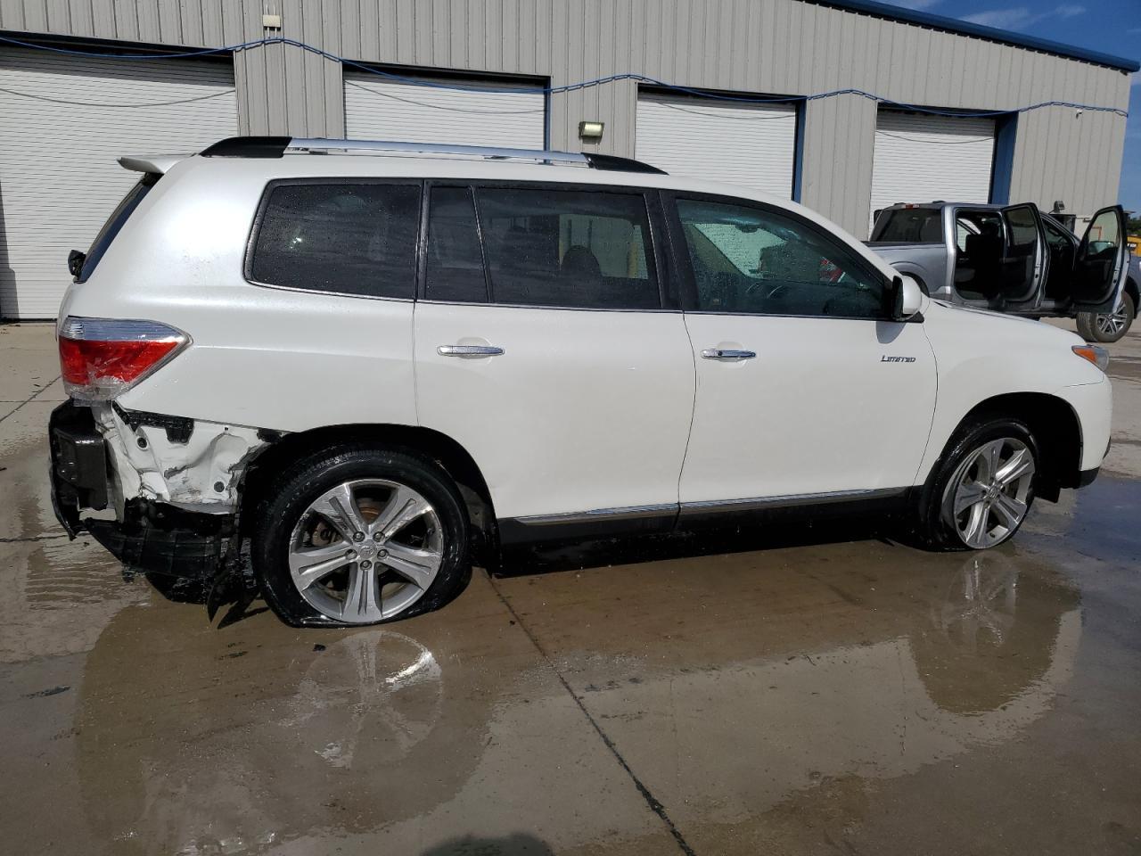 2011 TOYOTA HIGHLANDER