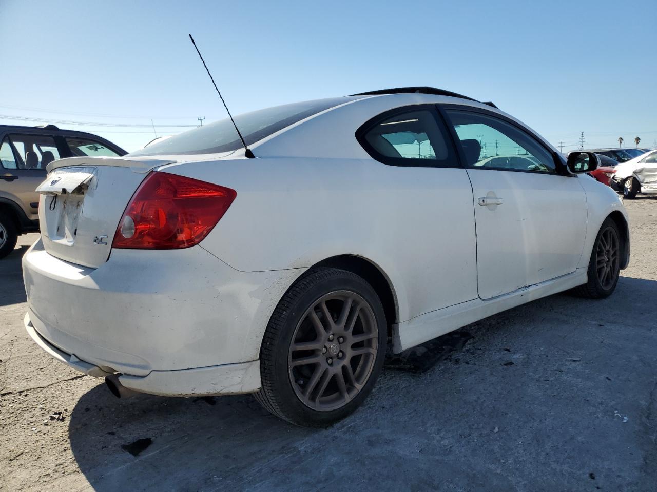 2005 TOYOTA SCION