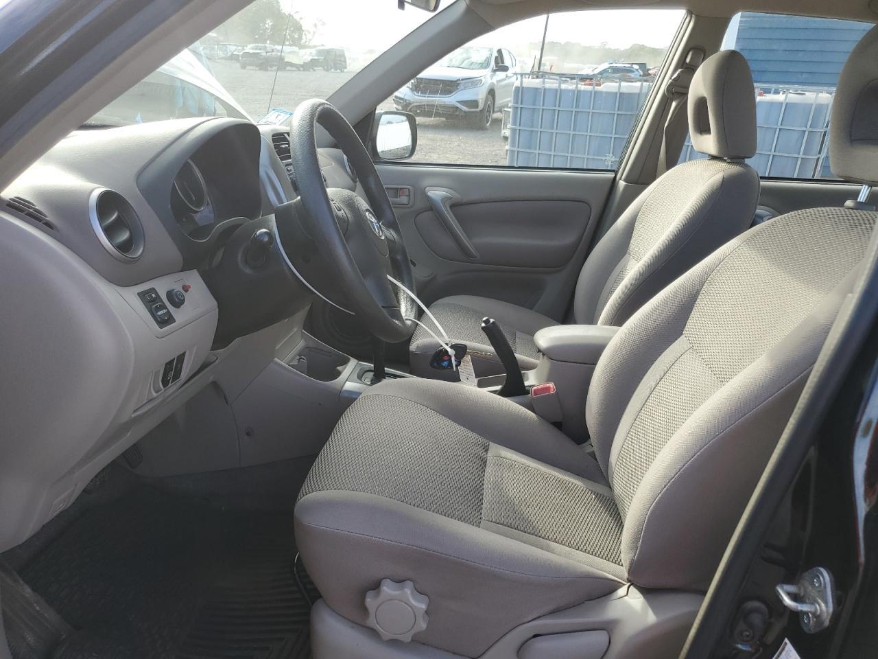 2004 TOYOTA RAV4