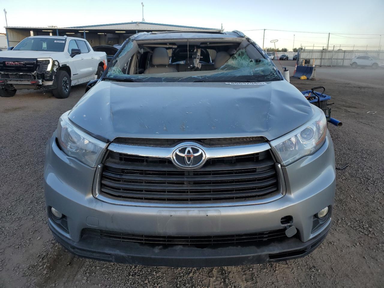 2016 TOYOTA HIGHLANDER