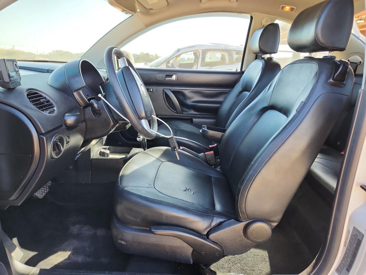 2010 VOLKSWAGEN Beetle