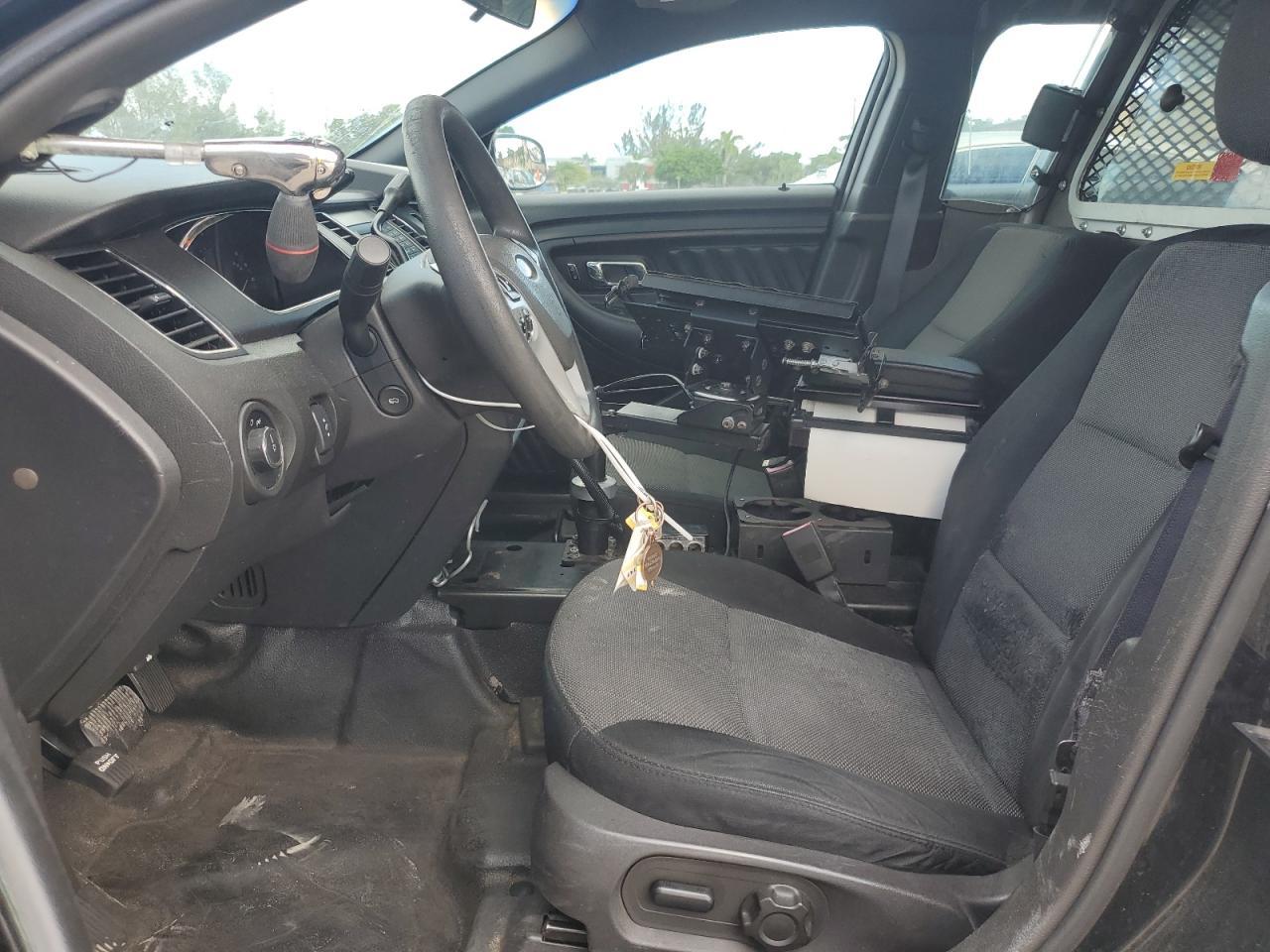 2013 FORD Taurus