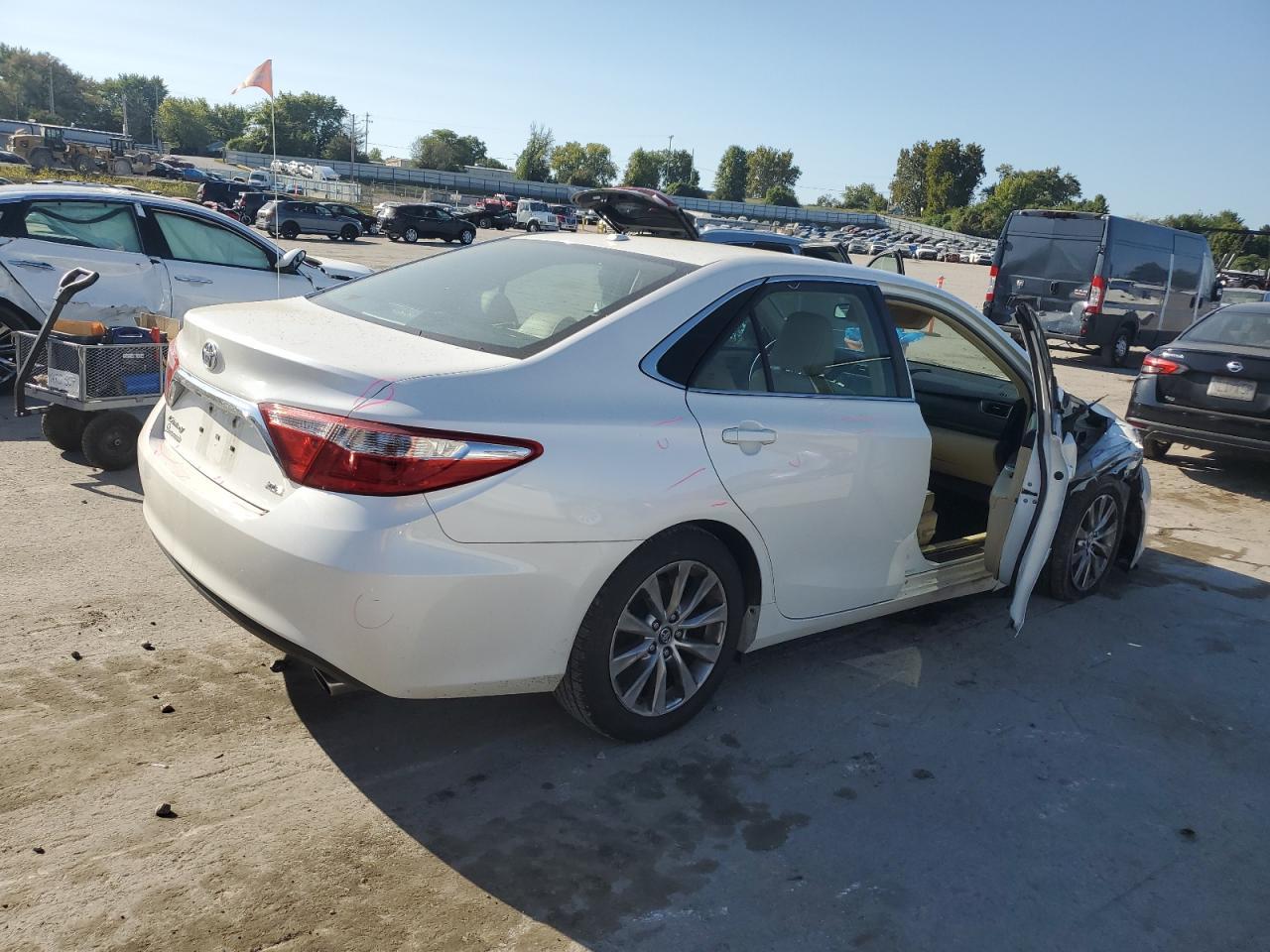 2017 TOYOTA CAMRY