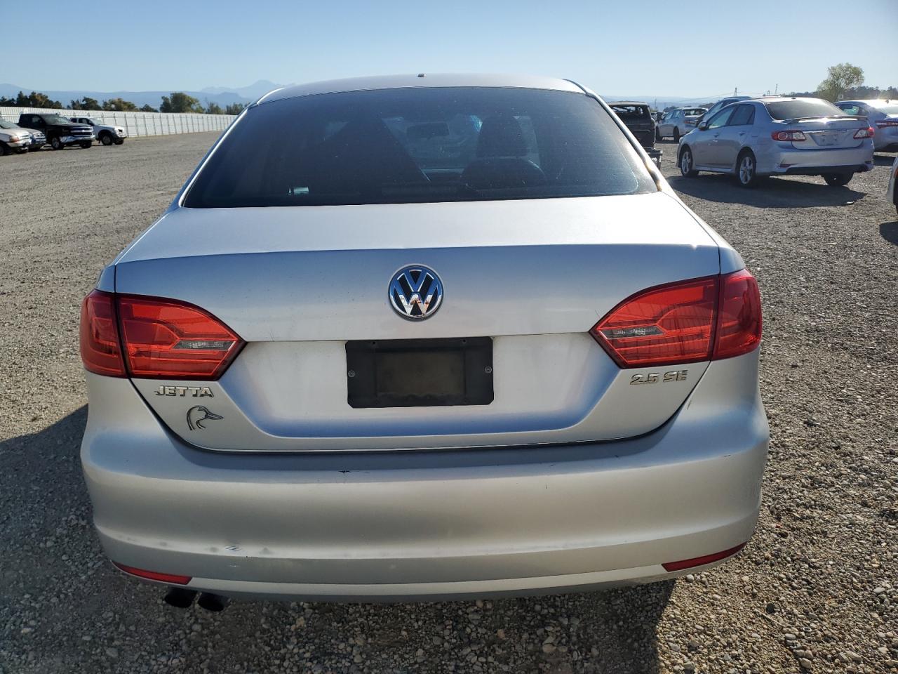 2011 VOLKSWAGEN JETTA