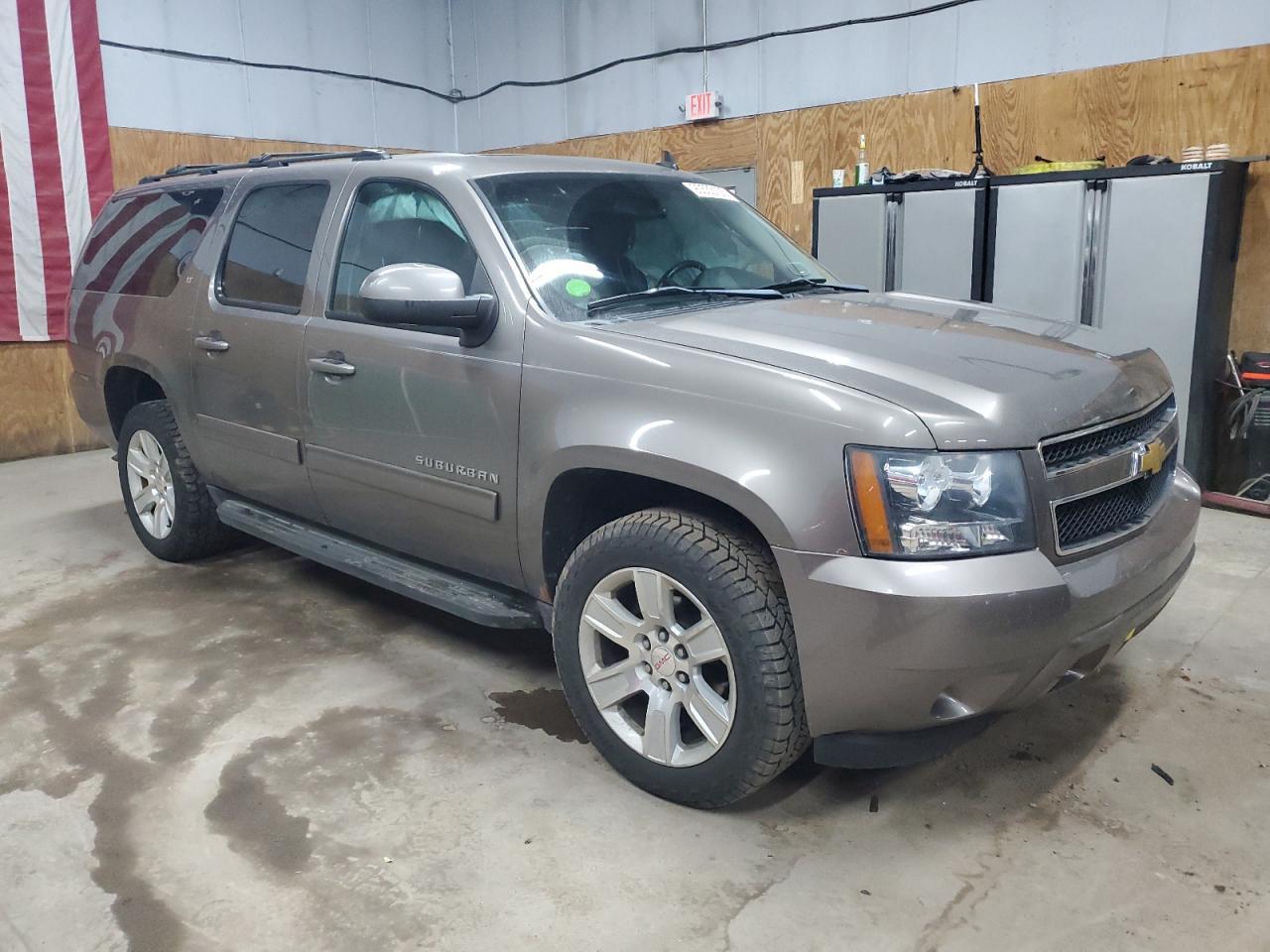 2013 CHEVROLET Suburban
