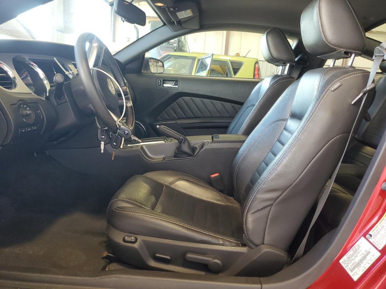 2011 FORD MUSTANG