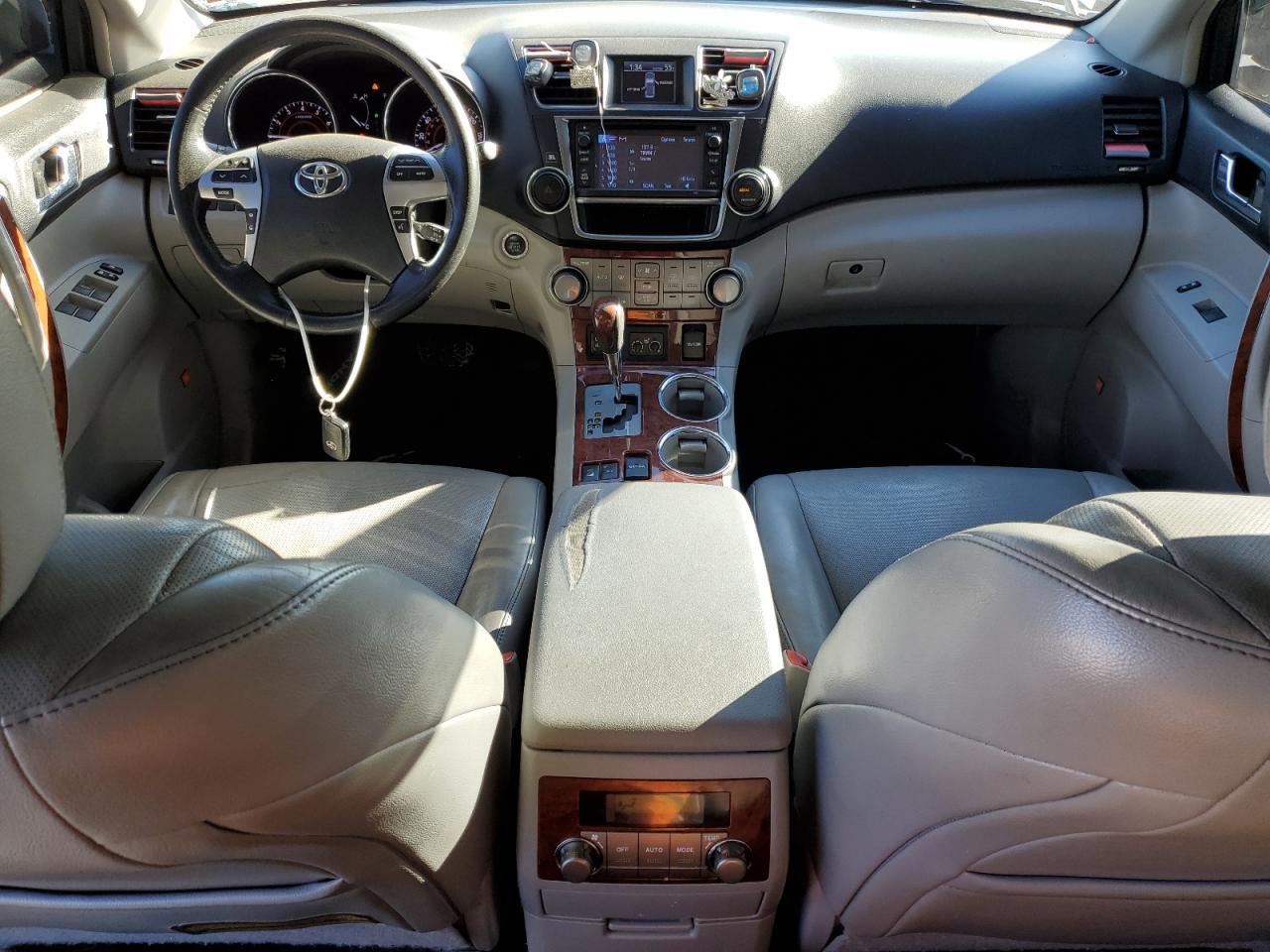 2013 TOYOTA HIGHLANDER