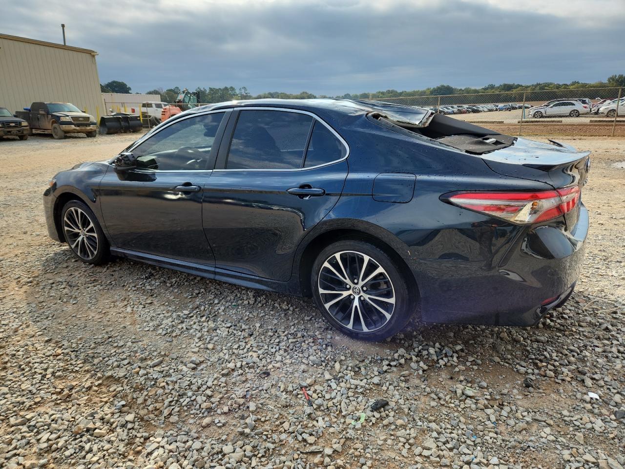 2018 TOYOTA CAMRY