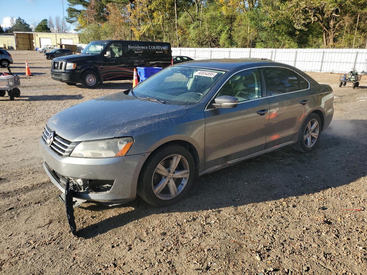 2013 VOLKSWAGEN Passat