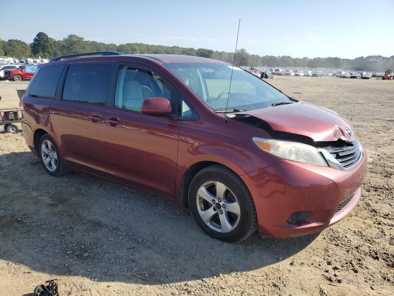 2014 TOYOTA SIENNA